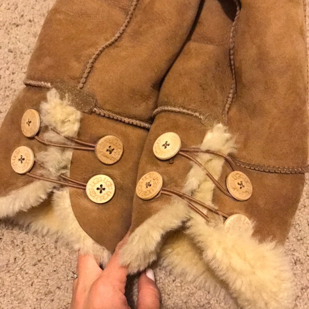 NEW TALL OVER KNEE UGGS very rear size 6